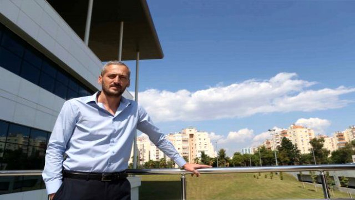 Yalova Group Belediyespor, Başantrenör Güler\'le Yollarını Ayırdı