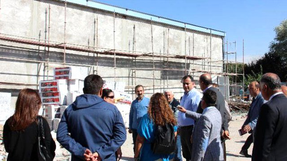Yılmaz Güney Sahnesi Hızla Yükseliyor