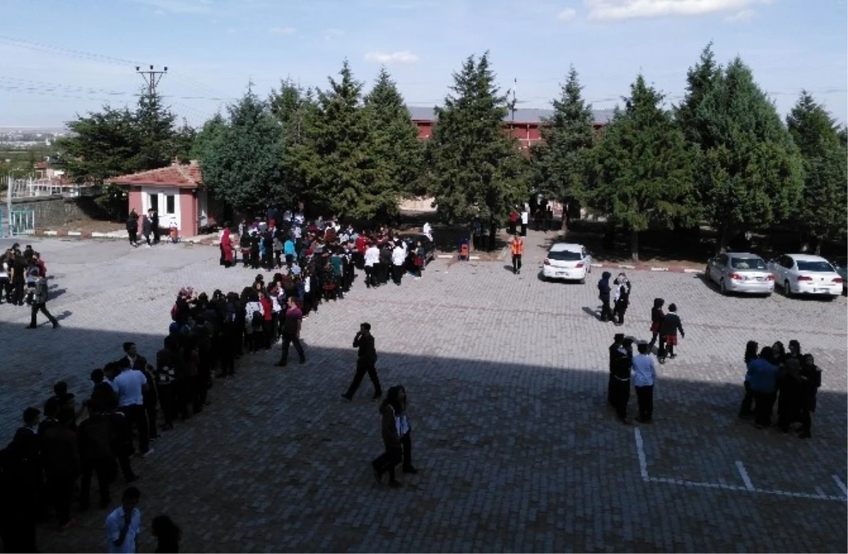 Akşehir Anadolu Lisesi\'nden Aşure Günü Etkinliği