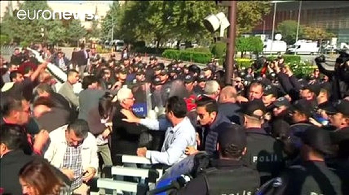 Ankara\'da Gar Saldırısı Kurbanları Anıldı