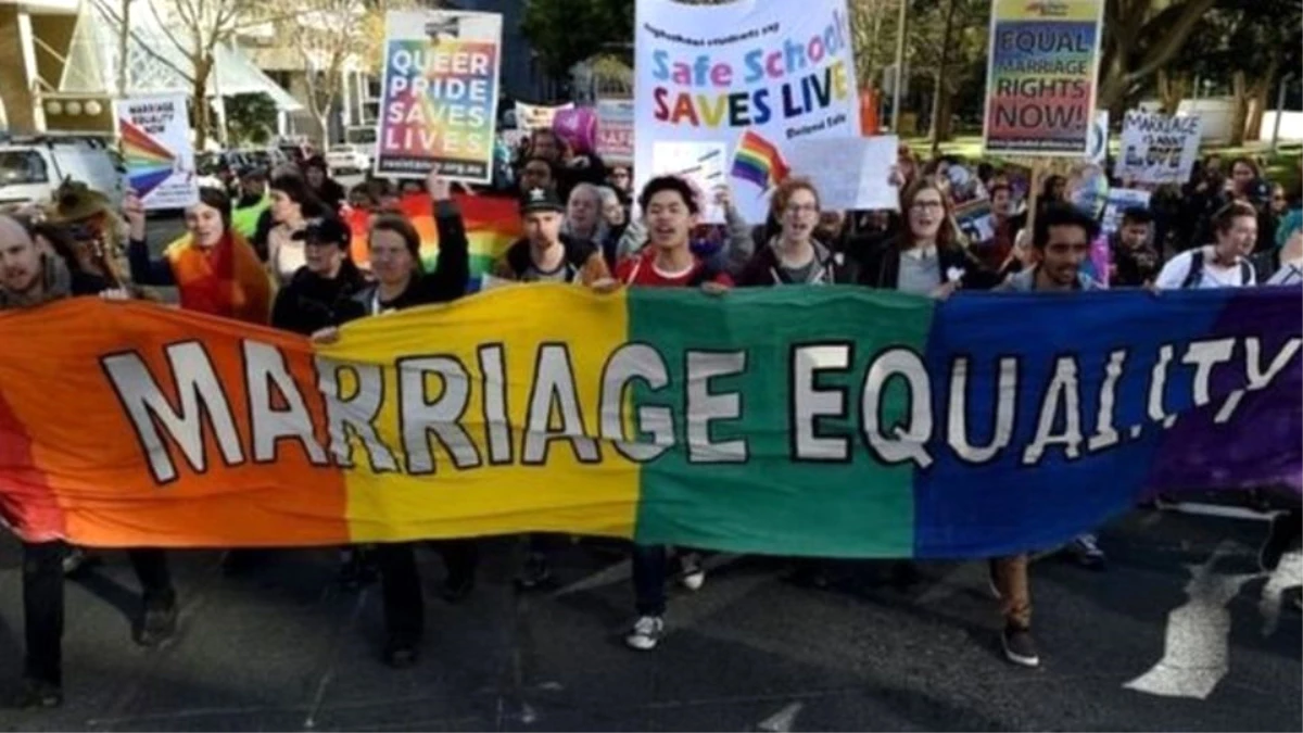Avustralya\'da Eşcinsel Evlilik Referandumu Tartışması