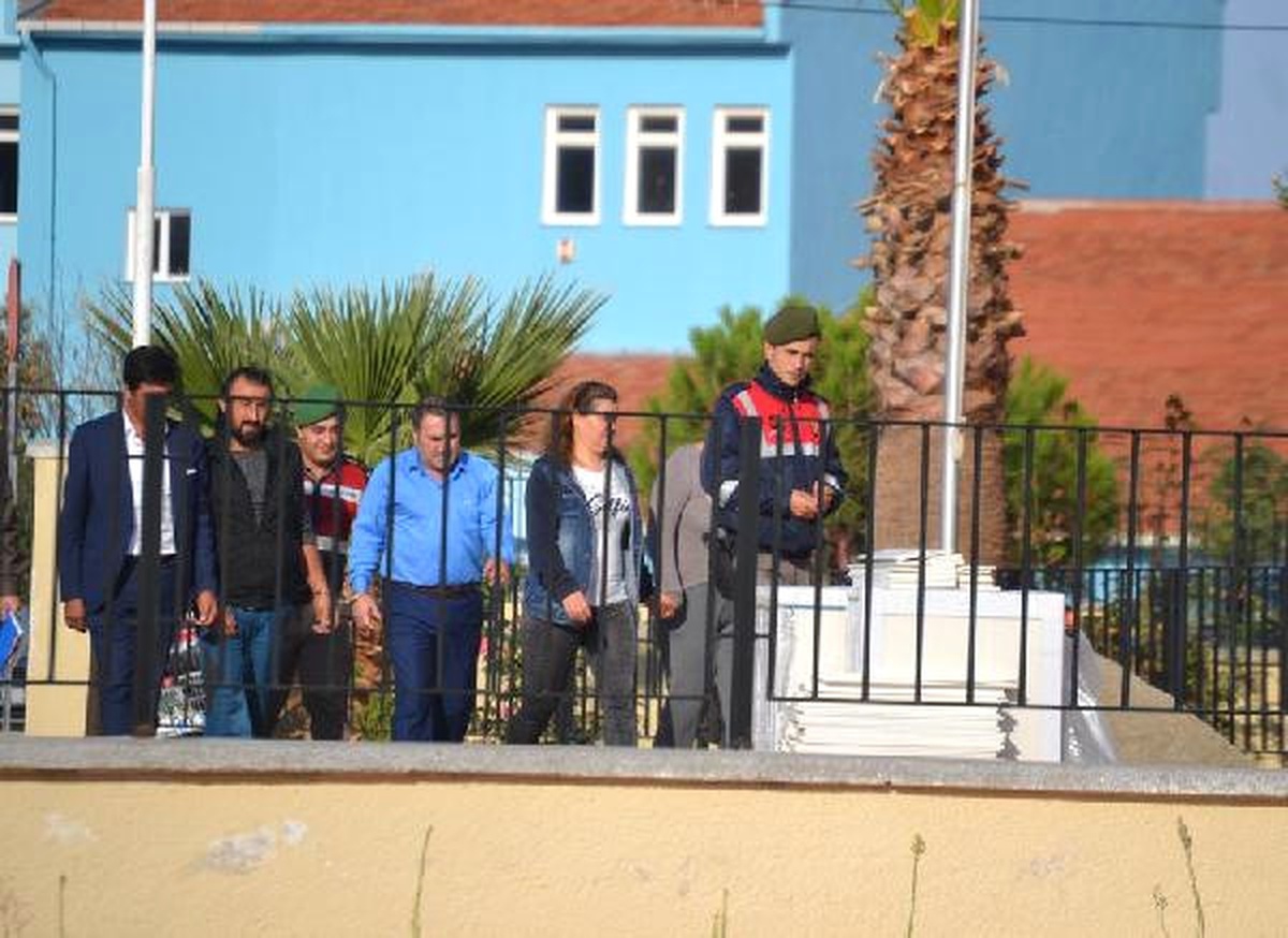 Ayvalık\'ta Fuhuş Operasyonu: 13 Gözaltı
