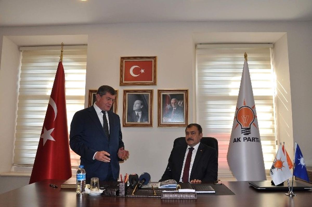 Bakan Eroğlu\'ndan AK Parti Trabzon İl Başkanlığı\'na Ziyaret