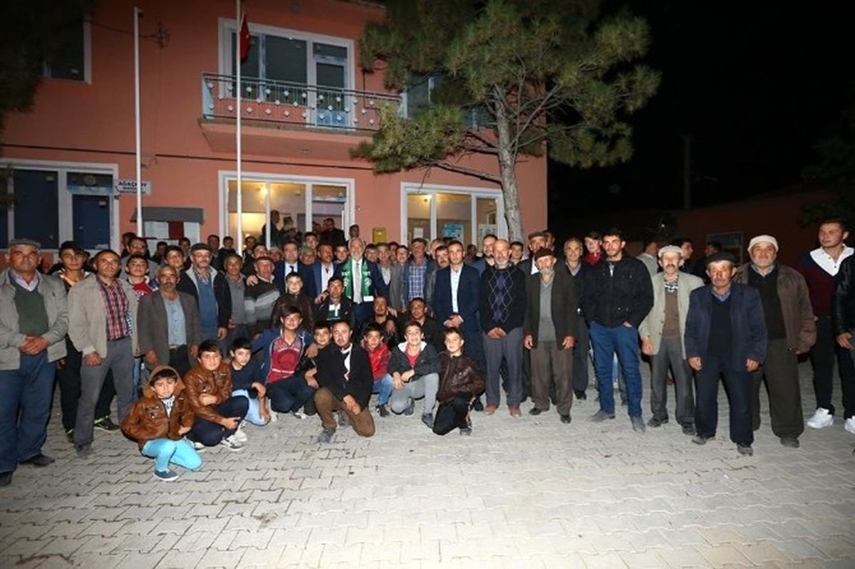 Başkan Kamil Saraçoğlu, Ağaçköy ve Hacıazizler\'de İlgiyle Karşılandı