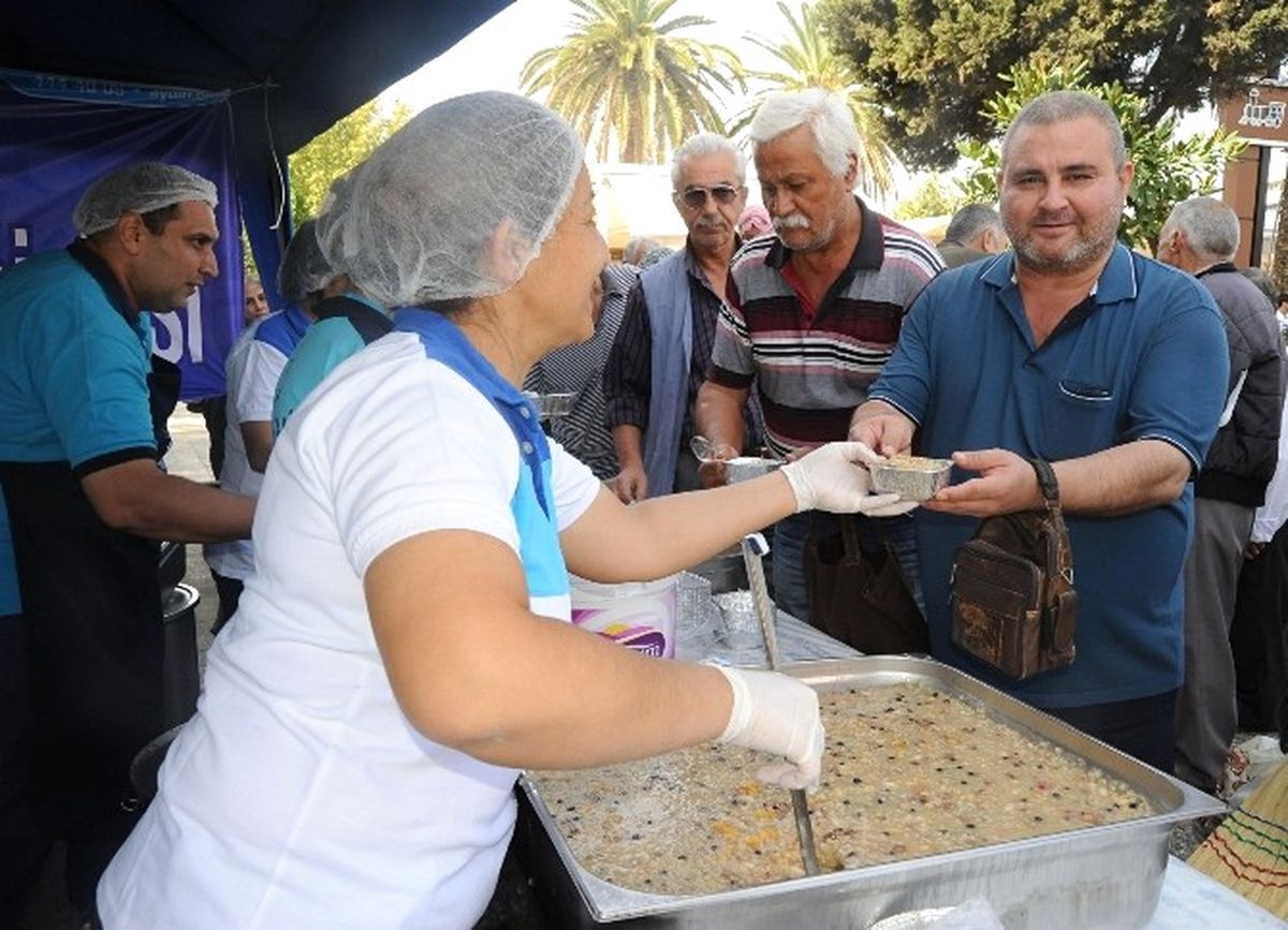 Büyükşehirden 17 İlçede Aşure Hayrı