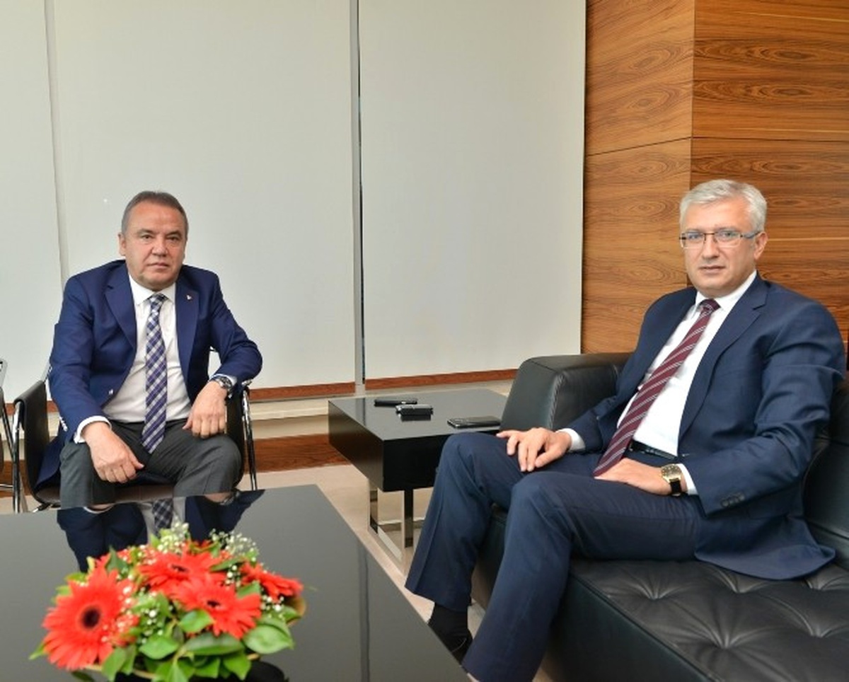 Cumhuriyet Başsavcısı Solmaz\'dan Başkan Böcek\'e Ziyaret