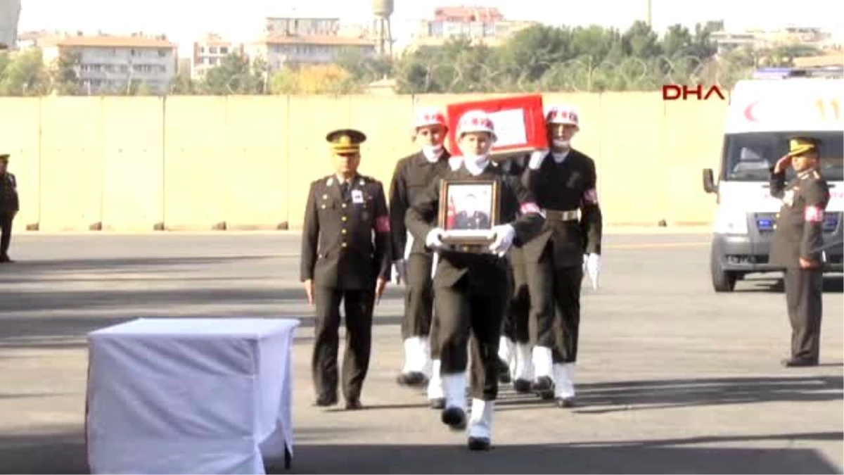 Diyarbakır Şehit Üsteğmen Öncel Törenle Memleketine Uğurlandı