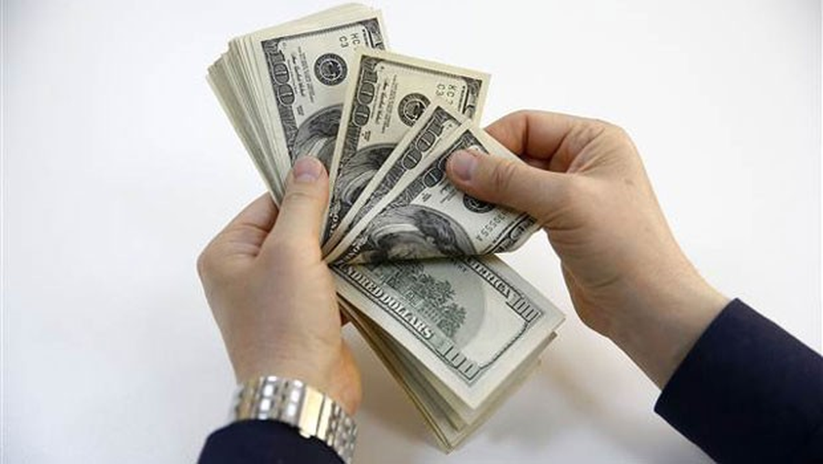 Dolar 2,5 Ayın Zirvesinde