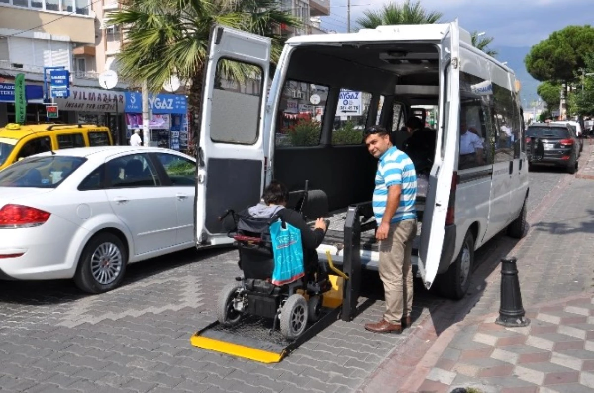 Edremit Belediyesi Engelli Vatandaşlar İçin Hayatı Kolaylaştırıyor