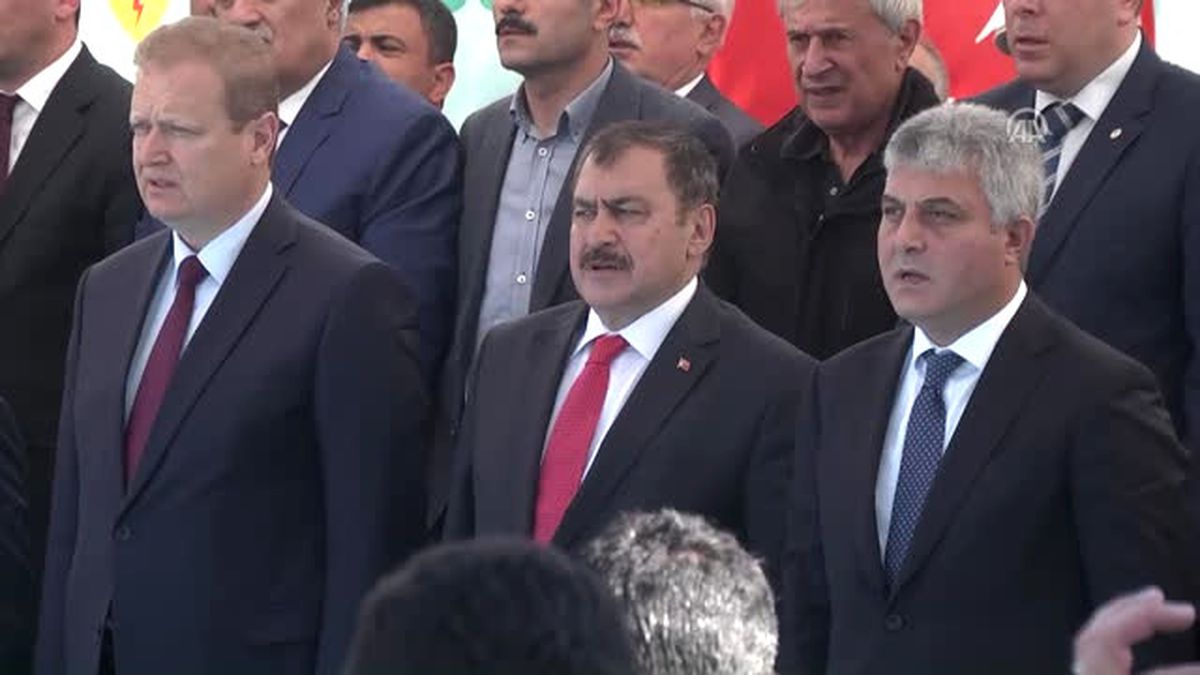 Eroğlu: "Sizler Var Oldukça Bundan Böyle Darbeye Teşebbüsü Bile Kimse Rüyasında Görmeyecektir"
