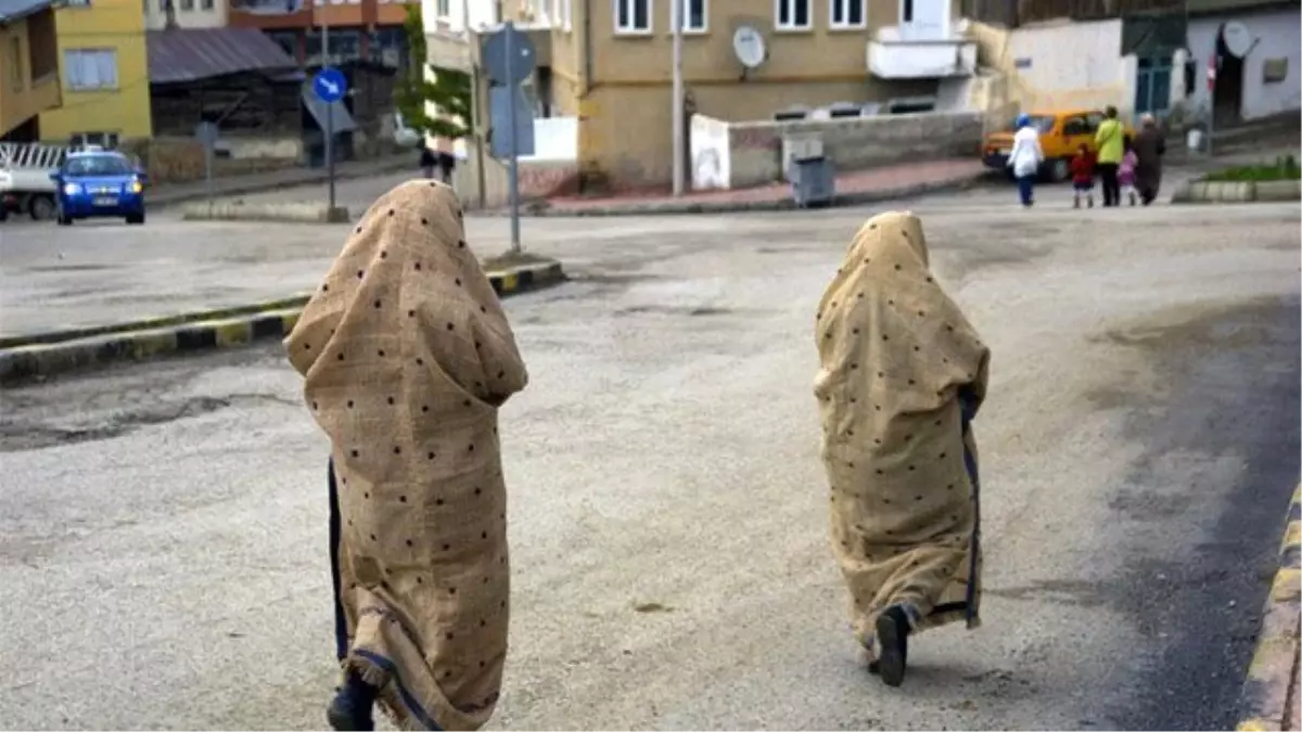 Erzurum\'da Kadınlar "Ehram"A Sahip Çıktı