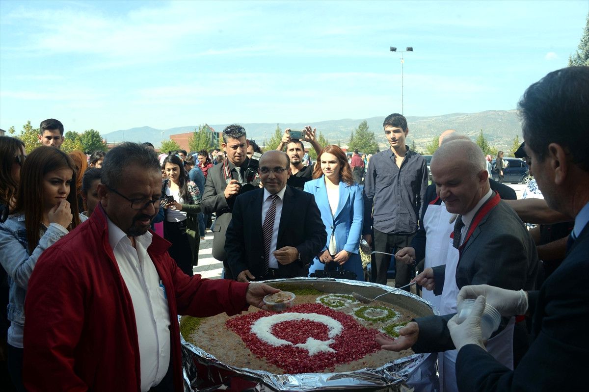Goü\'de 10 Bin Öğrenciye Aşure Dağıtıldı