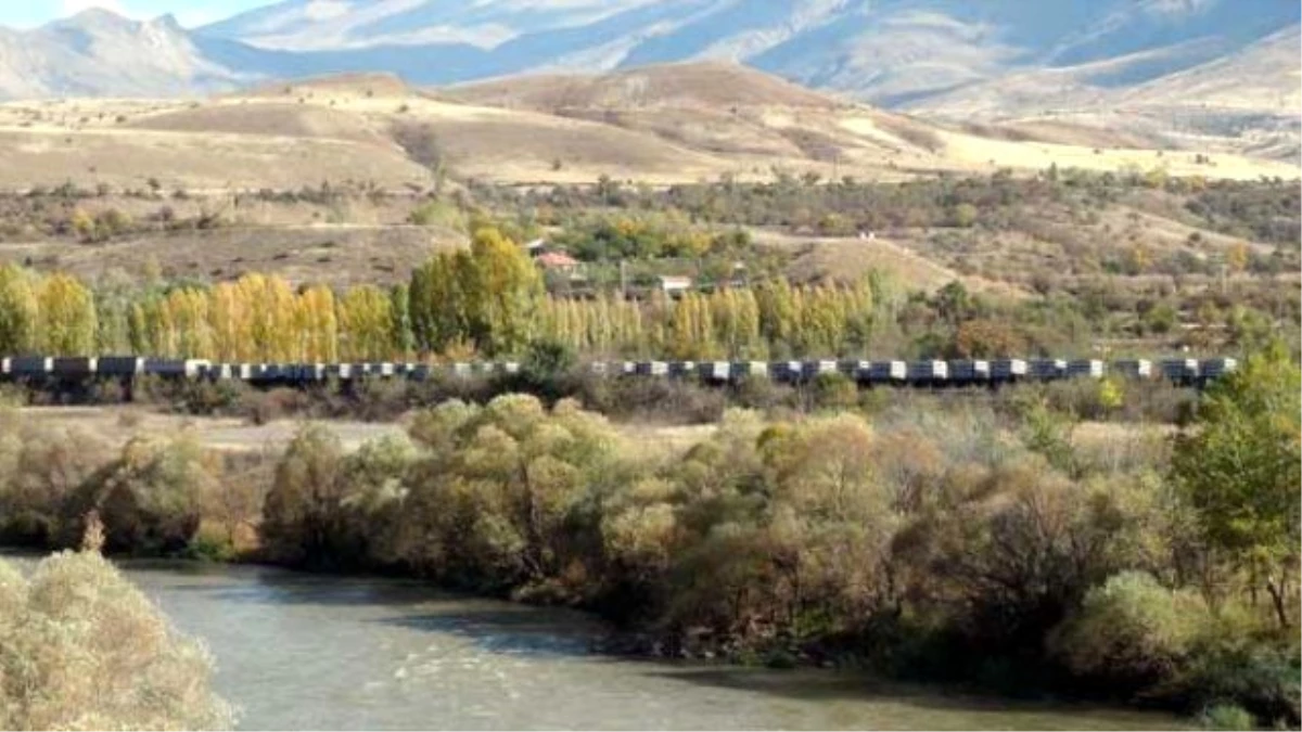Güncelleme - Erzincan\'da Yük Treninin Geçişi Sırasında Patlama