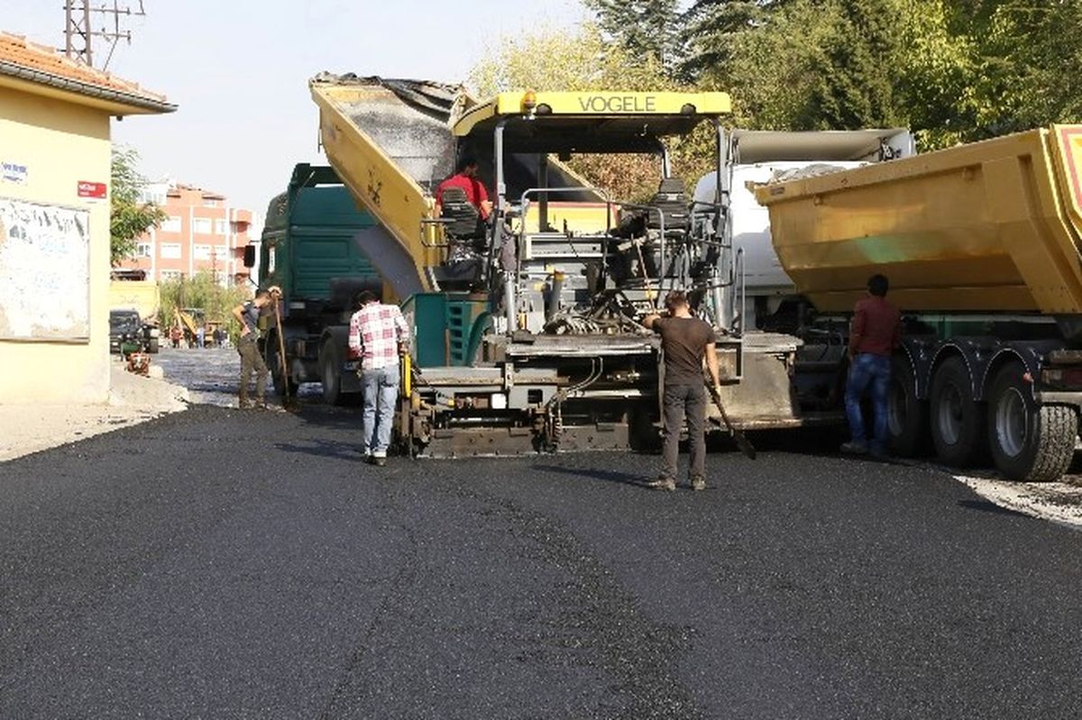 Hastane Caddesinde Sıcak Asfalt Çalışması Başladı