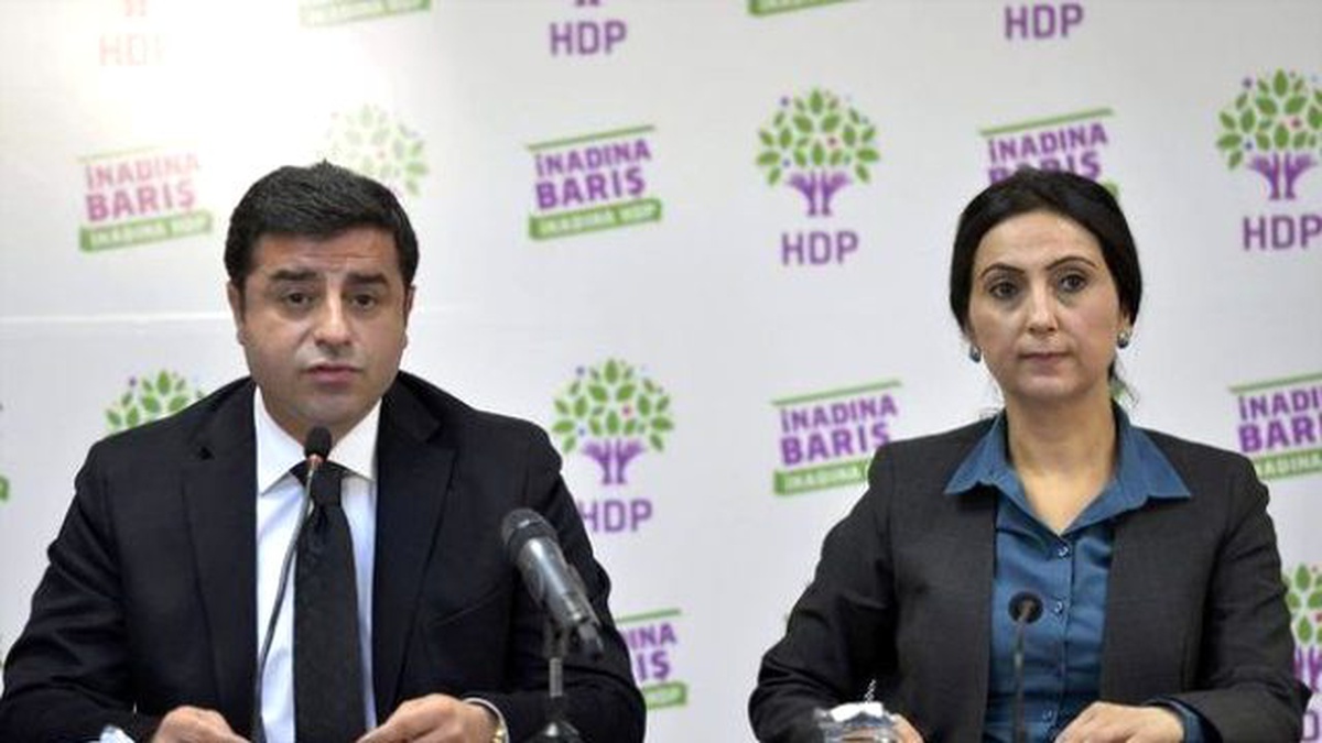 Hdp Eş Başkanları: Siyasi Cinayetleri Kınıyoruz