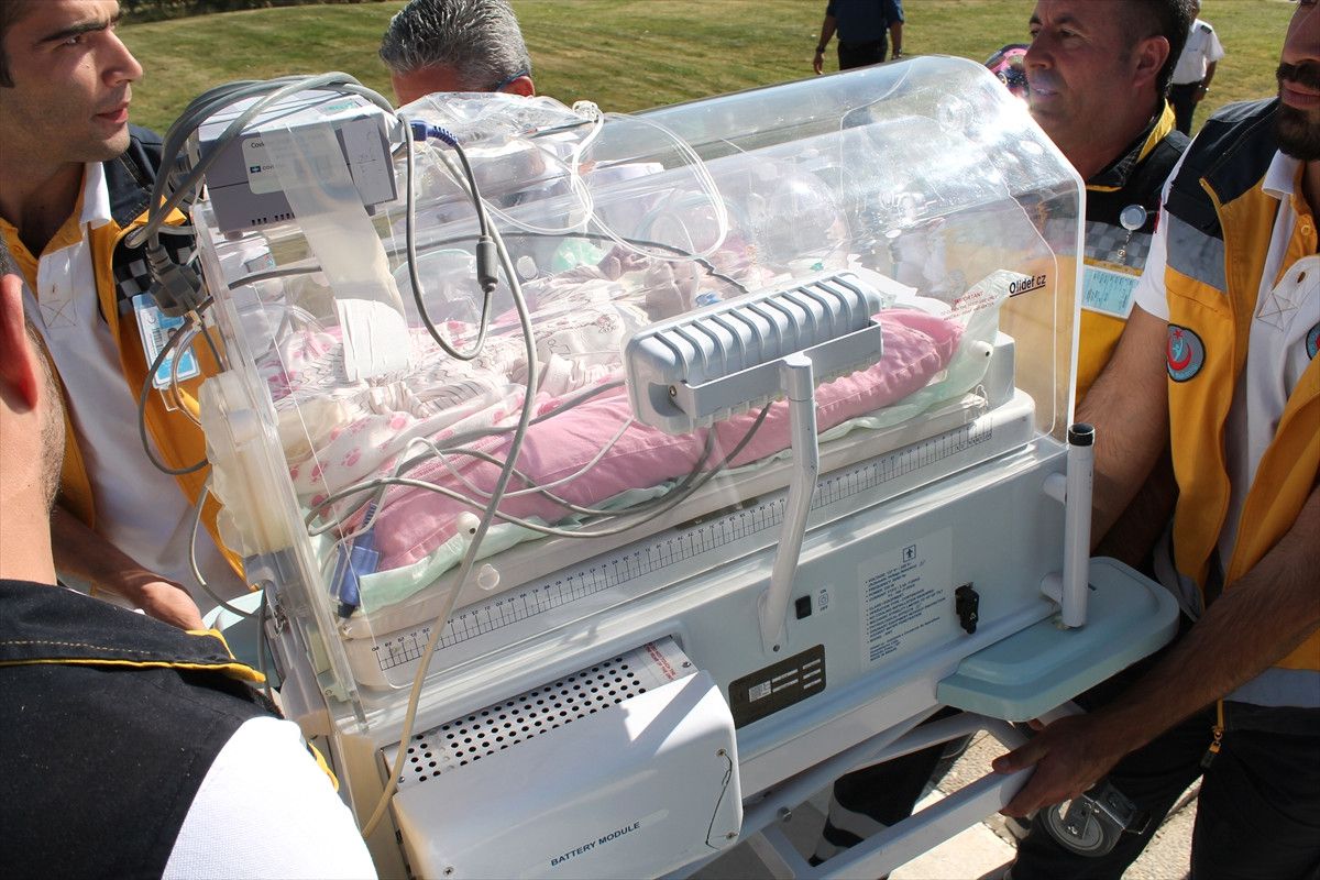 Kalp Sorunu Olan Bebek Ambulans Helikopterle Sevk Edildi