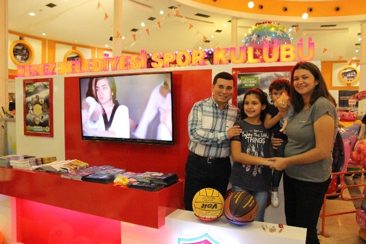 Kepez Belediyesi Spor Kulübünden Deepo\'da Renkli Tanıtım