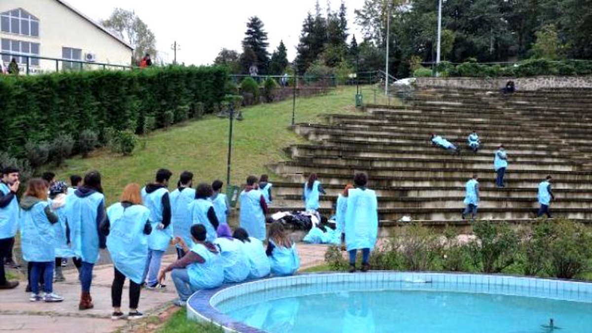 Görüntülü Haber) Ktü\'lü Öğrencilerden Ankara Garı Kurbanlarına Farklı Anma