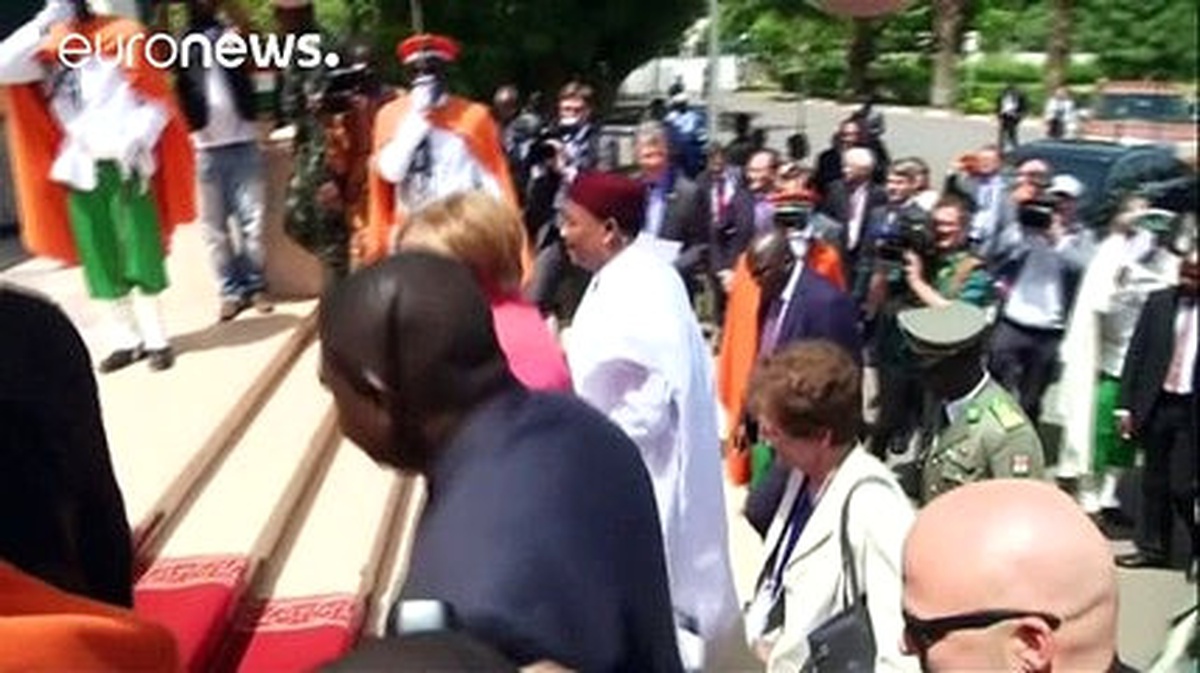 Merkel\'in Afrika Turunun Ana Gündemi Mülteci Akını