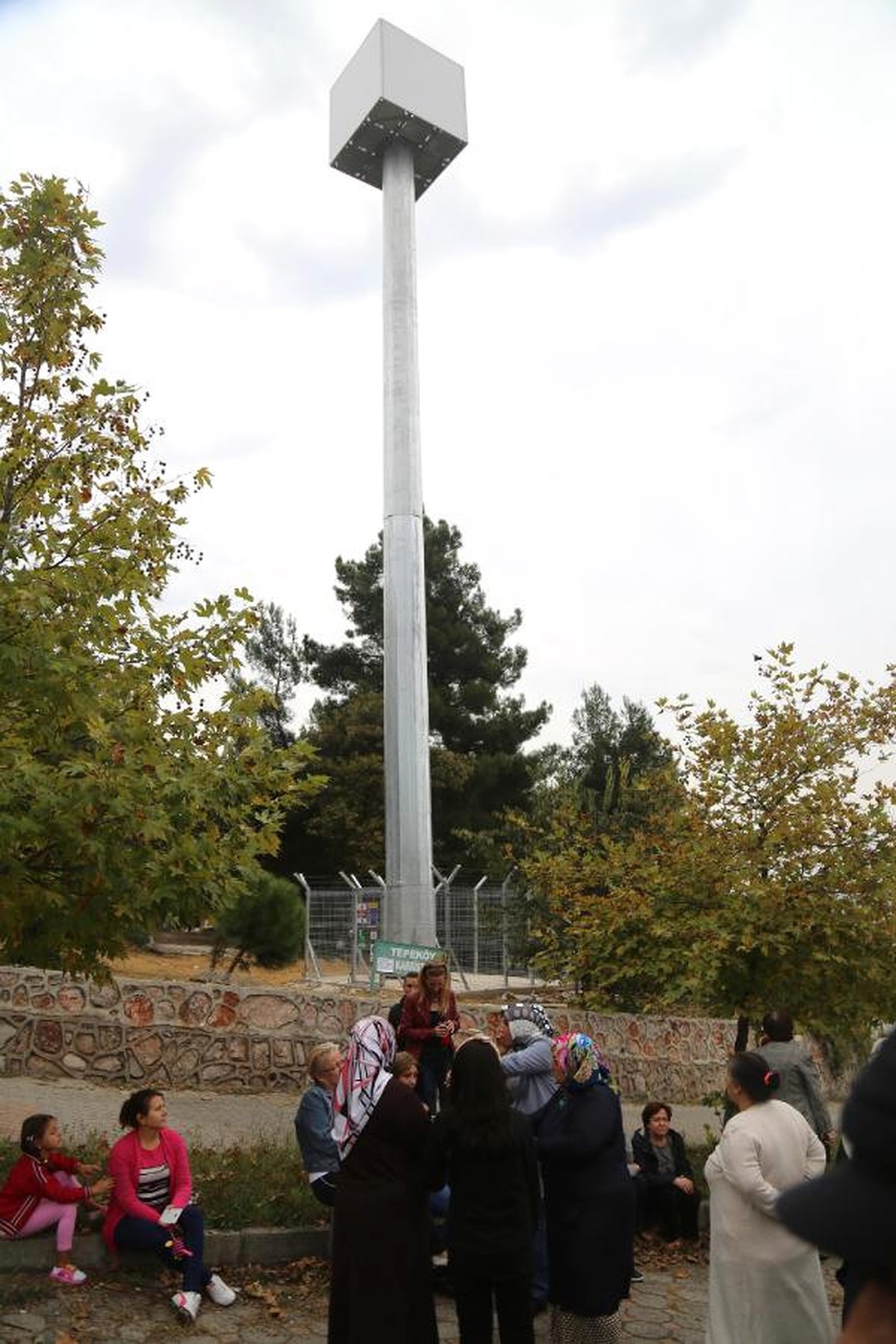 Mezarlığa Baz İstasyonu Yapılmasına Tepki