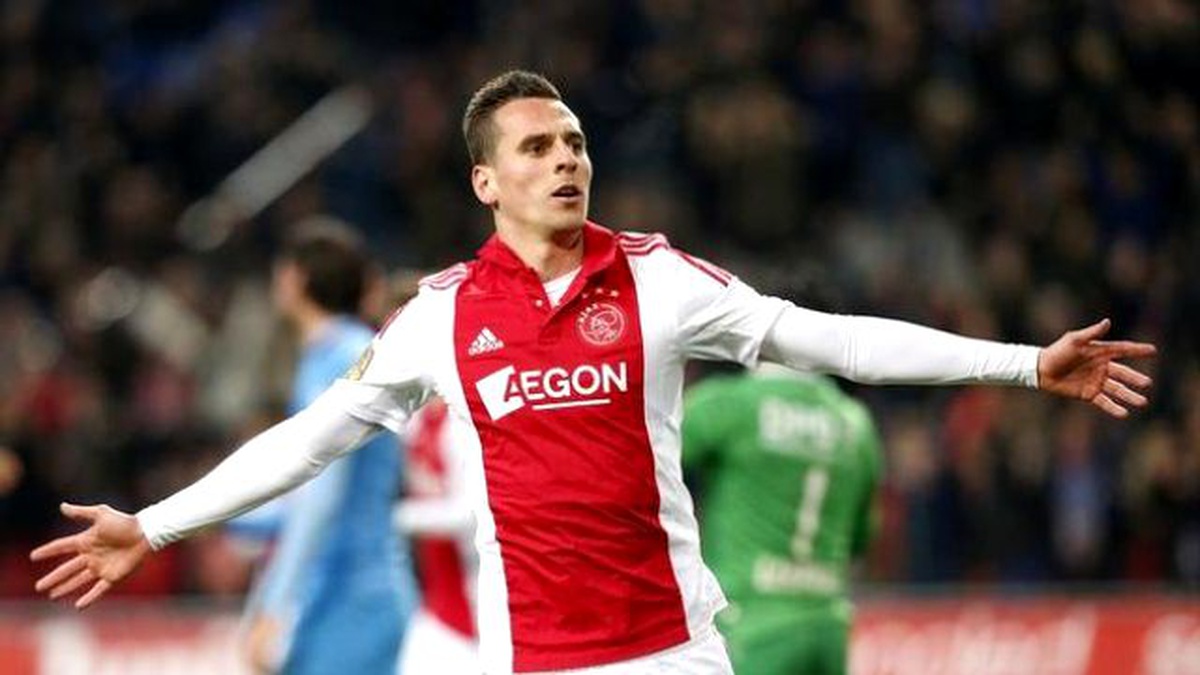 Napolili Futbolcu Milik, Ameliyat Edildi
