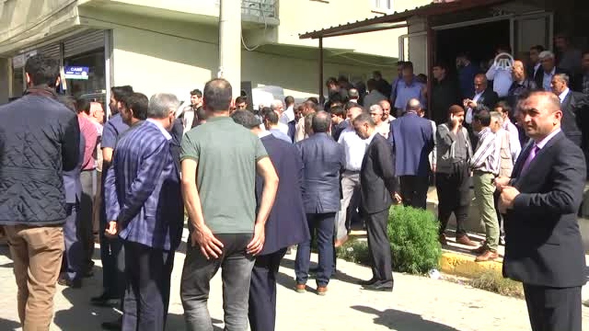 PKK\'lı Teröristlerin Öldürdüğü AK Parti İlçe Başkanı Aktert\'in Cenazesi