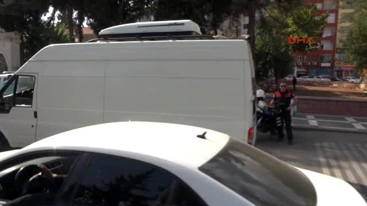 Şanlıurfa\'da Yolcu Durağında Şüpheli Çanta Paniği