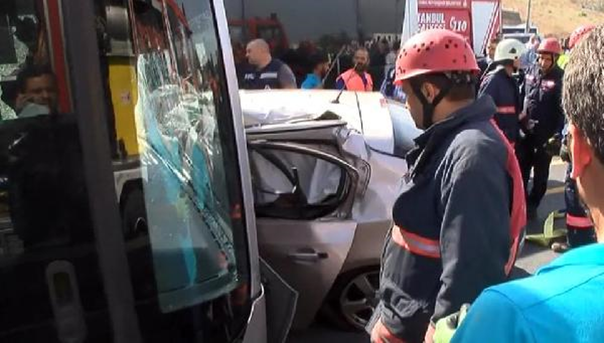 Sefaköy\'de Otomobil Metrobüs Yoluna Girdi(1)