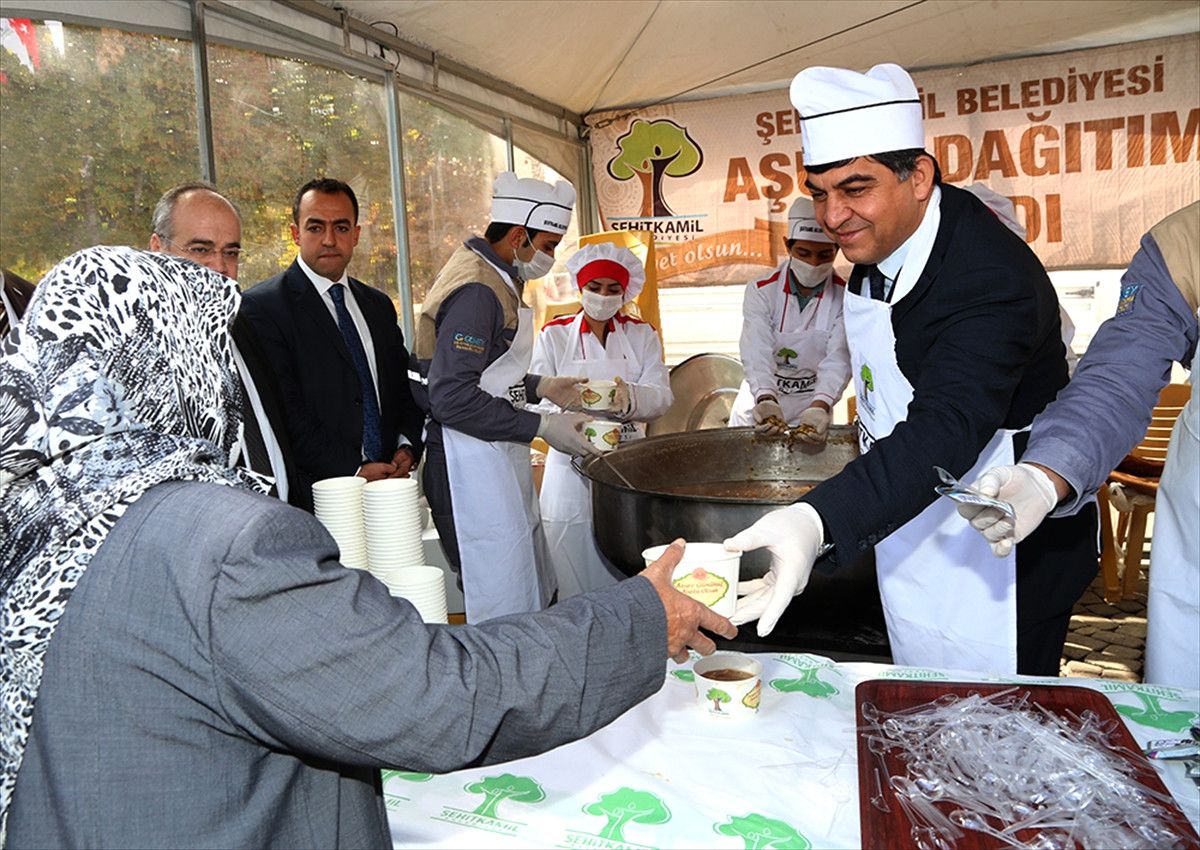 Şehitkamil Belediyesinin Aşure Dağıtımları