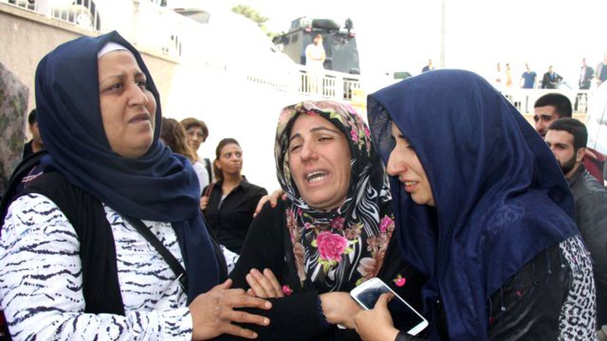 Suikaste Kurban Giden AK Parti İlçe Başkanı'nın Eşi: Kocam Kahpelerin Kurşunuyla Öldü