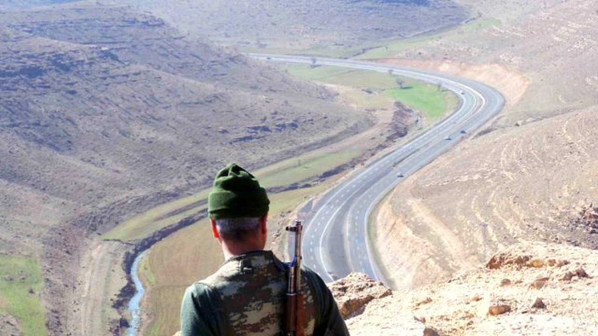 Teröristler Kaçırdığı Korucuyu Şehit Etti