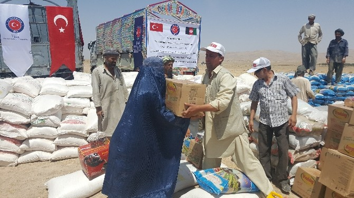 Tika\'dan Afganistan\'da Savaş Mağduru 300 Aileye Gıda Yardımı