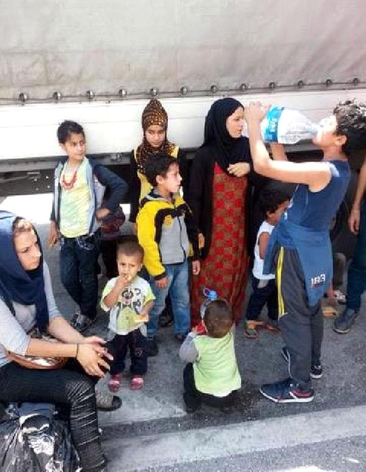 Tır Dorsesinde Kaçmak İsteyen 12 Suriyeli Yakalandı