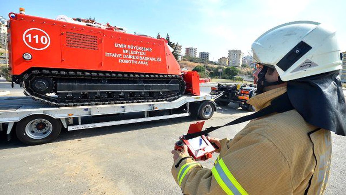 Türkiye\'nin ilk robotik itfaiye aracı İzmir\'de