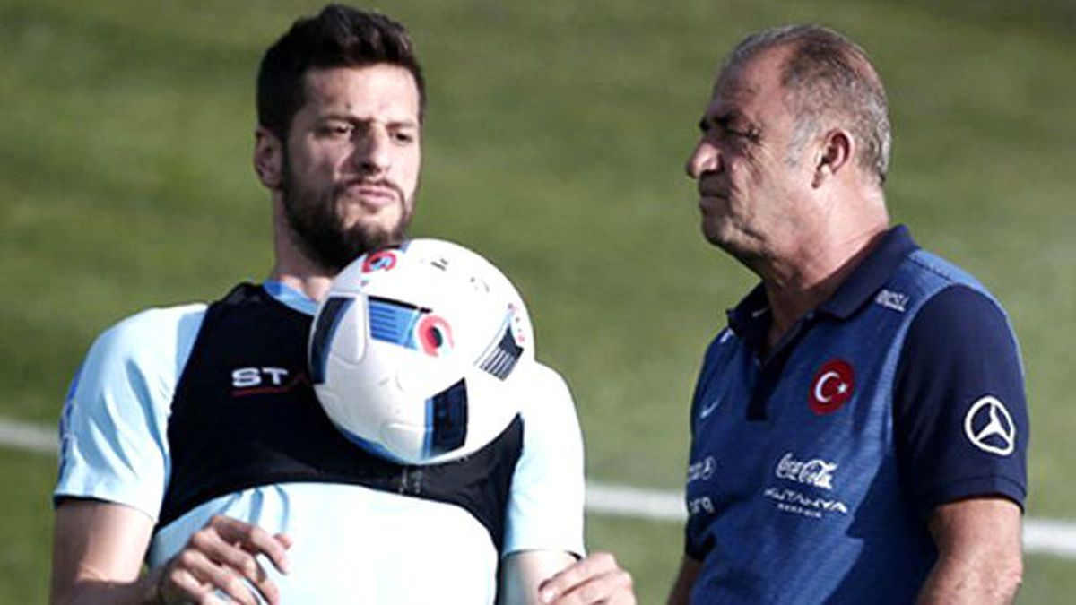 Ukrayna Maçının Devre Arasında Fatih Terim'le Hakan Balta Tartıştı