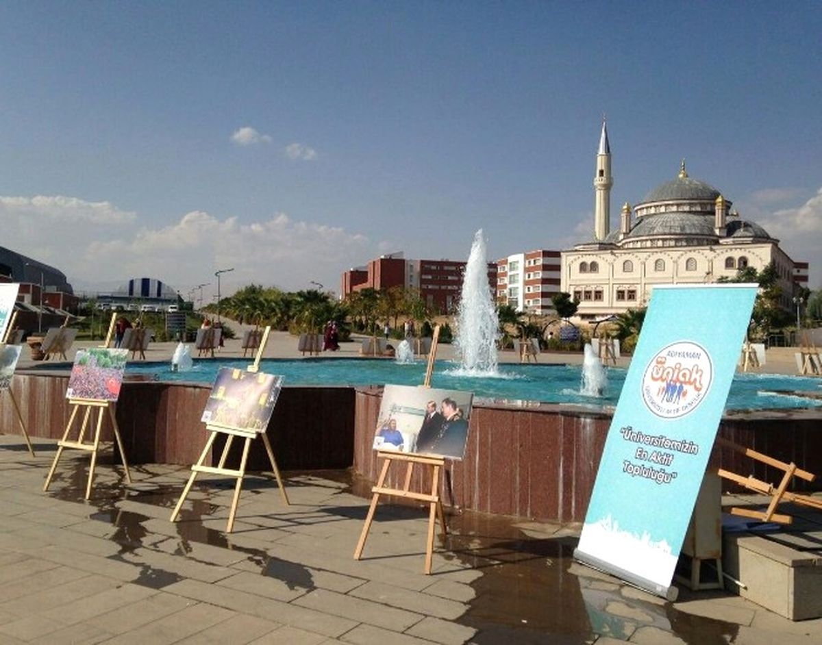 Üniversite Kampüsünde 15 Temmuz Şehitleri ve Milli İrade Konulu Resim Sergisi