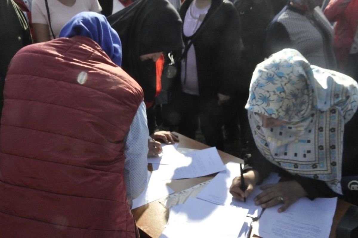 Veliler, Açığa Alınan Okul Müdürünün Geri Gelmesini İstiyor