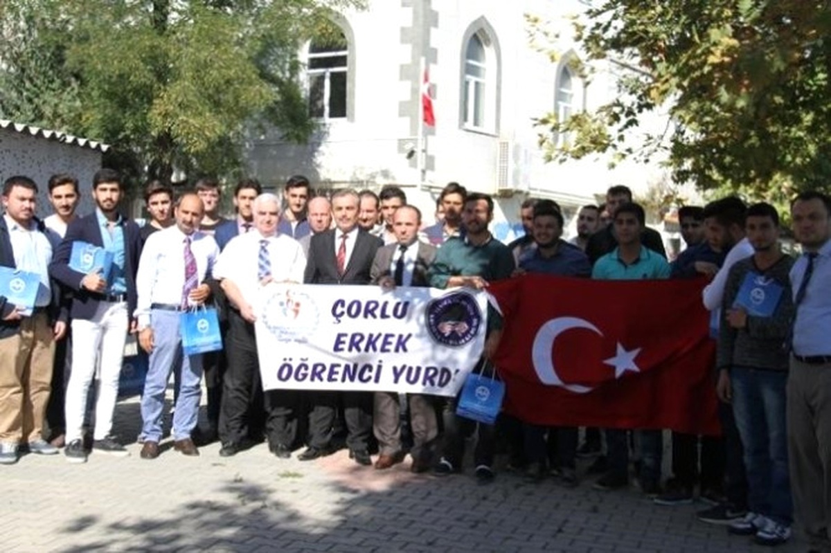 Yurtta Kalan Öğrencilerden Çorlu Müftülüğü\'ne Ziyaret