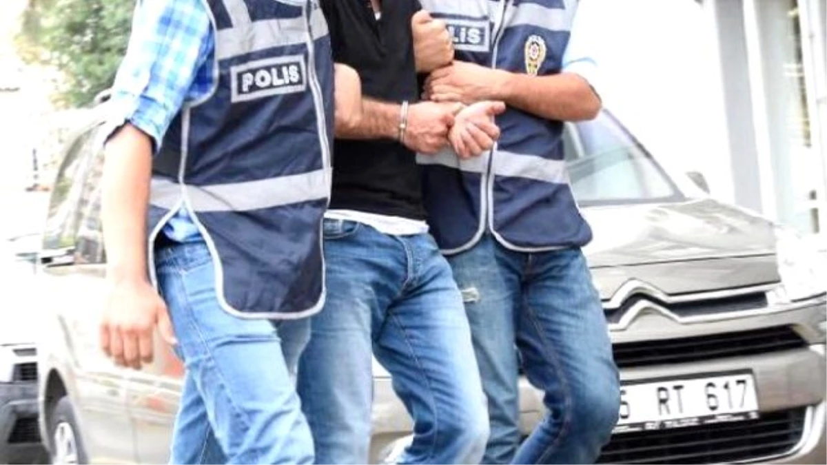 Arşiv Görüntü) Kuyumcuyu Soymak İsteyen 23 Yıllık Polis Tutuklandı