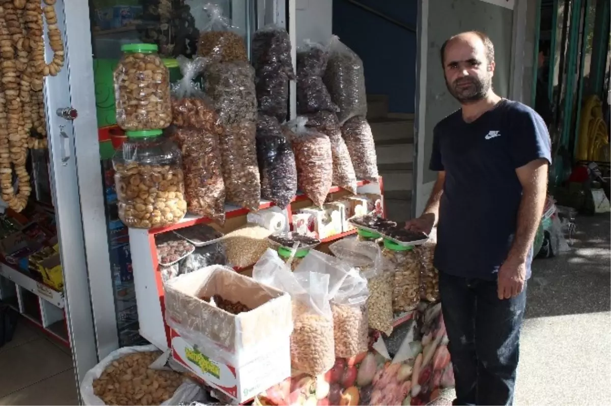 Aşure Malzemeleri Tezgahlarda Yerini Aldı