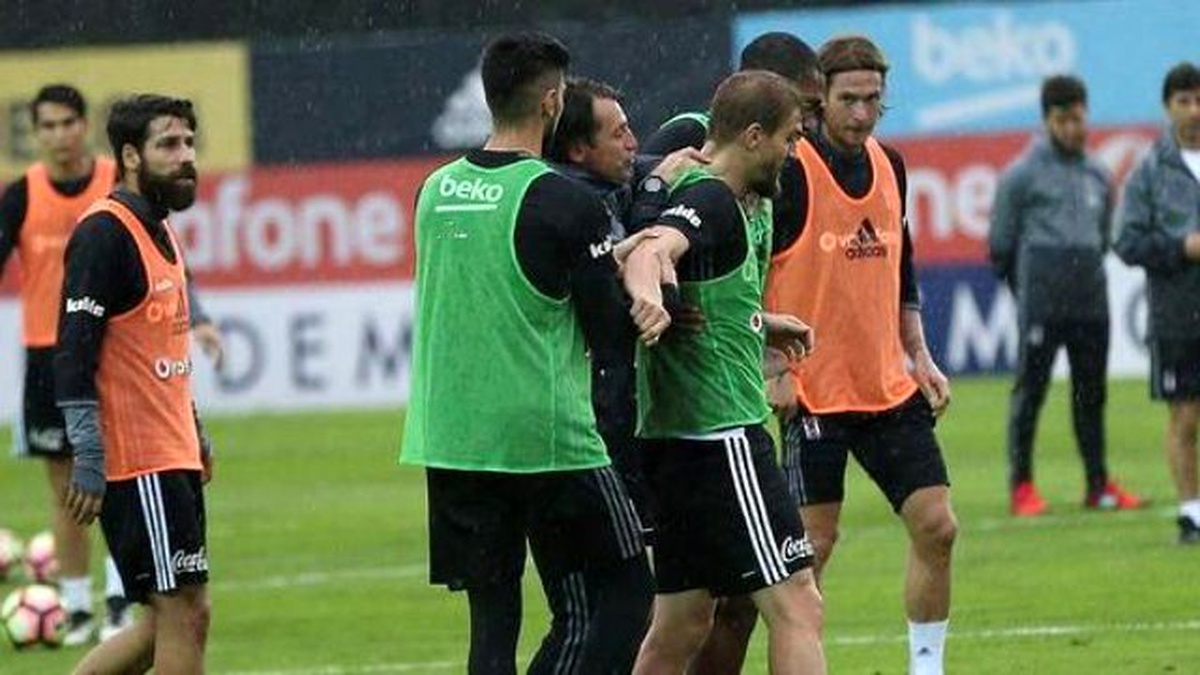 Beşiktaşlı Cenk ve Caner Arasında Gerginlik