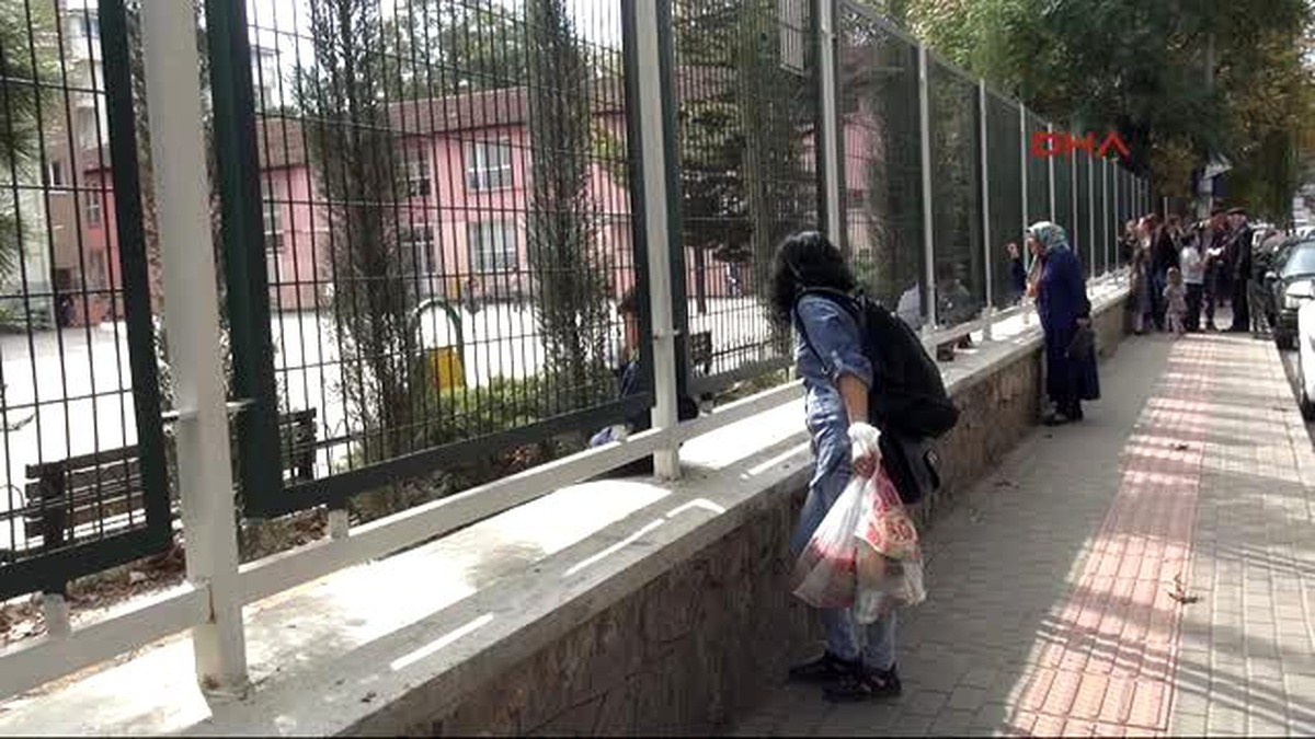 Bursa\'daki Okulda Yemek Sorununa İzin Kağıtlı Çözüm
