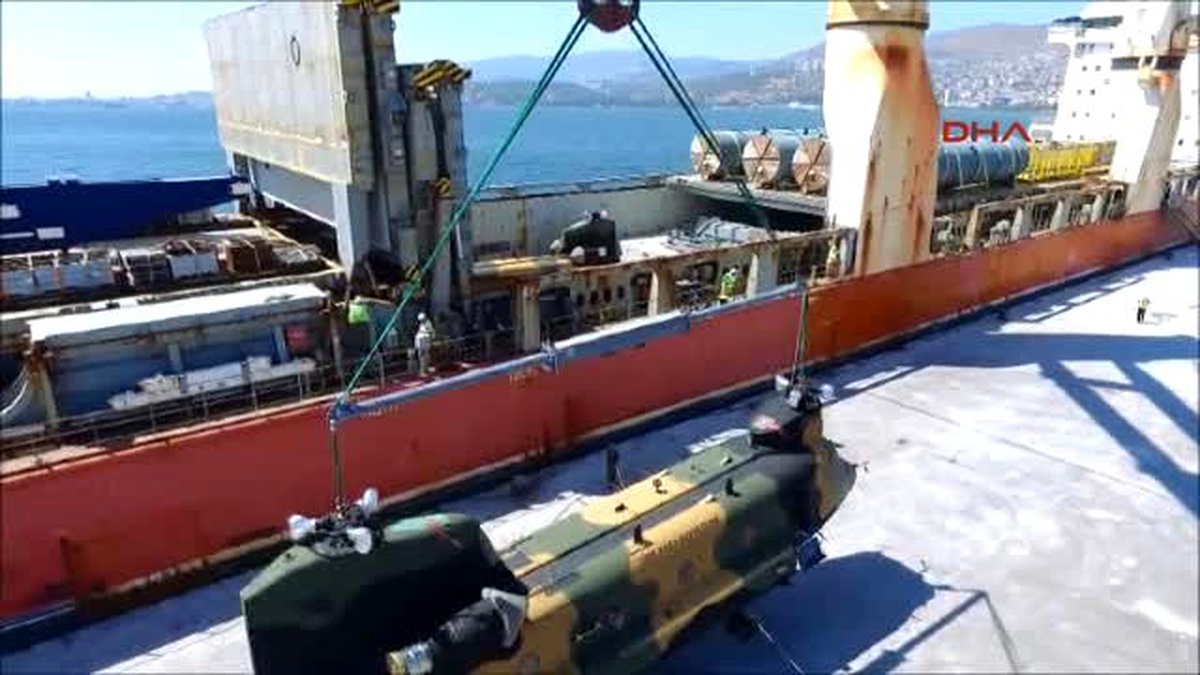 Ch-47 Chinook, Çift Motorlu Askeri Nakliye ve Ağır Yük Helikopterinin Teslimatı Yapıldı