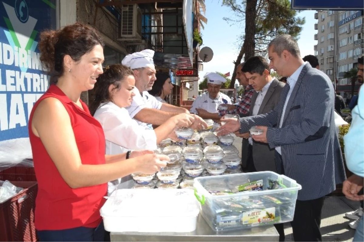 Clk Uludağ Elektrik Aşure Günü, Müşterilerinin Ağzını Tatlandırdı