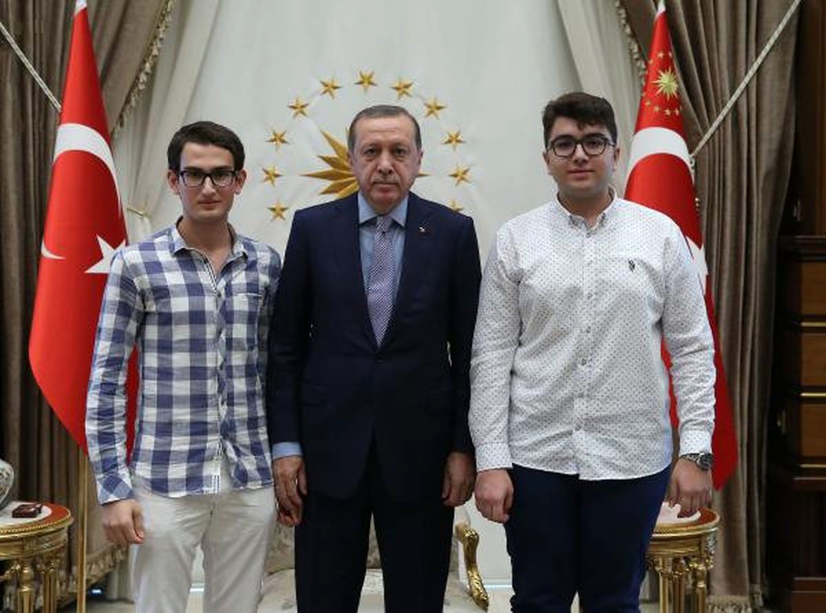 Cumhurbaşkanı Erdoğan, 2016 ÖSYM Sınavında Dereceye Giren Öğrencileri Kabul Etti