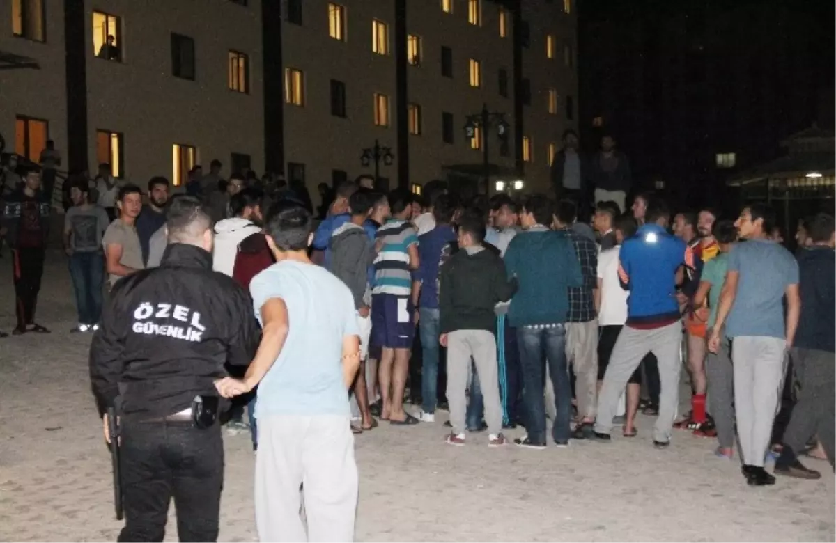 Elazığ\'da Yurtta Yemek Protestosu