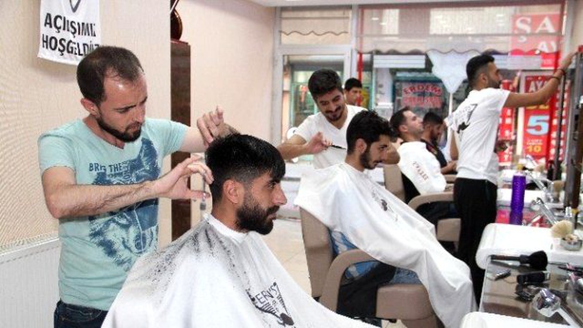 Erzincan\'da Berberler Tatil Günü İçin Oy Attı