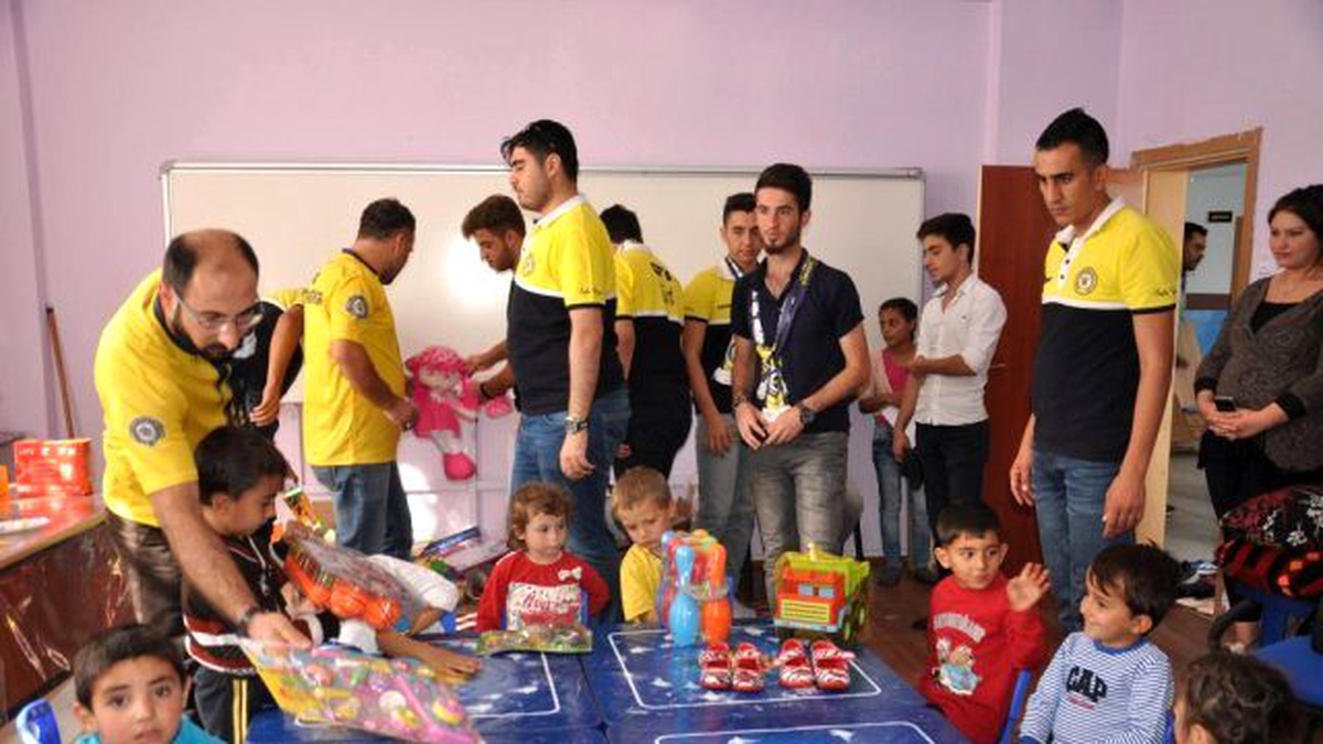 Genç Fenerbahçeliler Derneği Köy Okuluna Yardımı