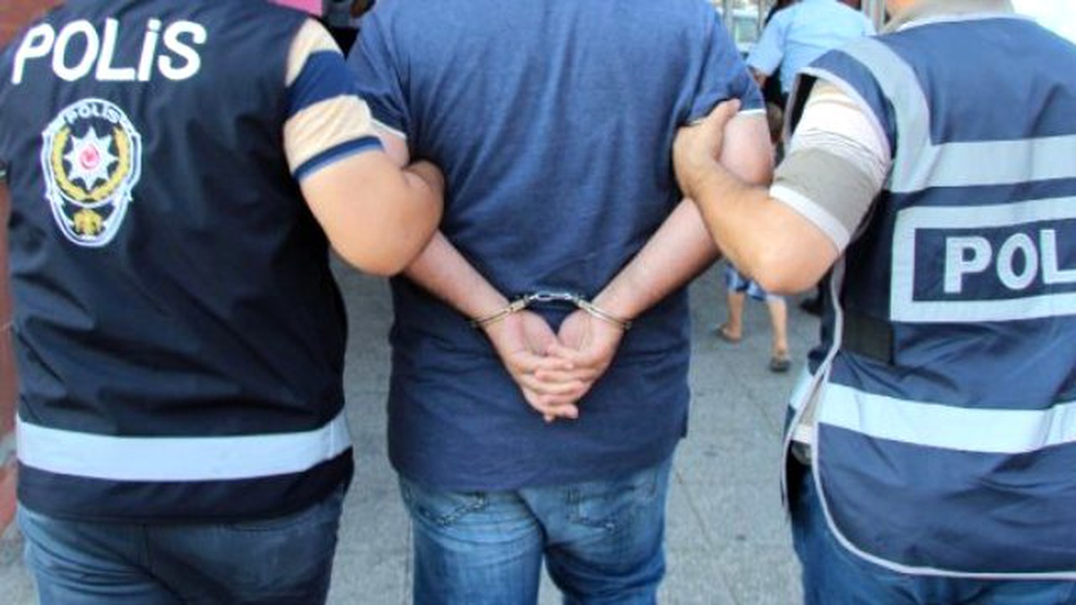 Görüntülü Haber) İzmir\'de Fetö Operasyonu: 16 Gözaltı