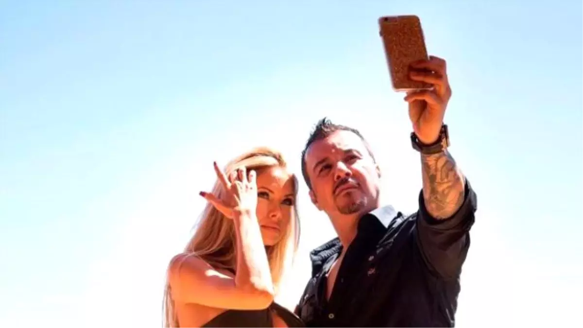 \'Instagram\'ın Kralı\'na Nişanlısından Tam Destek!